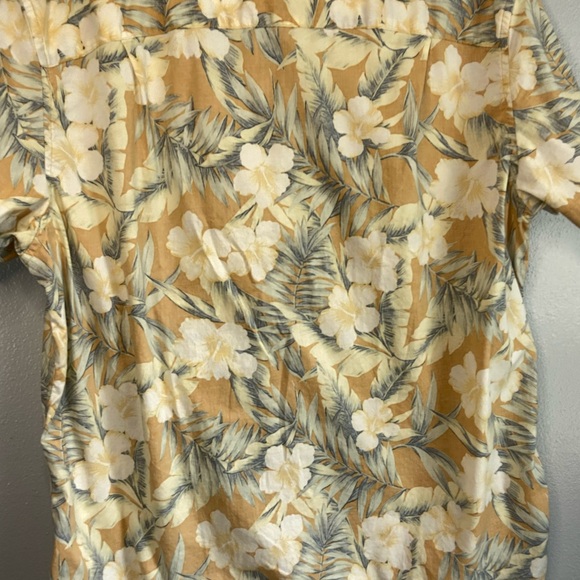 American Eagle Outfitters Men's‎ Beige and Blue Floral Shirt - Picture 3 of 3